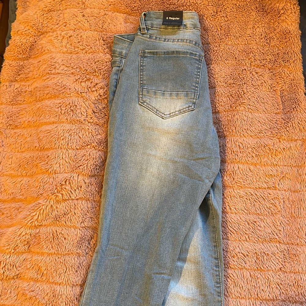 RHODANTHE Women's Ripped Boyfriend Jeans Stretch Skinny Jean; Size 6;NWT